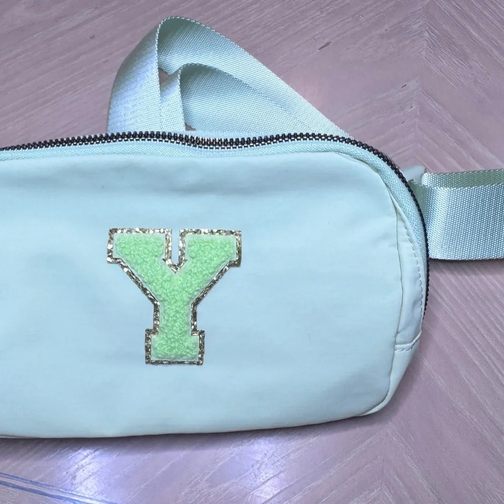 NEW ID Y Mint Green Waist Crossbody Shoulder Sling Pack adjustable strap.